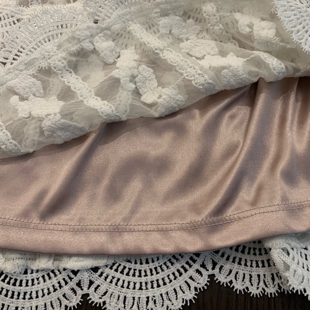Show Me Your Mumu LANA DRESS CROCHET LACE - Picture 6 of 6